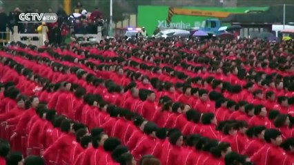 Record du monde : 18.441 femmes dansent de manière synchronisée en Chine