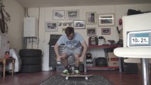 Il apprend à faire un Kickflip en Skateboard en 5h!