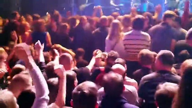 Песня Юрия Шевчука ДДТ заставила весь зал встать на колено 09.11.2015