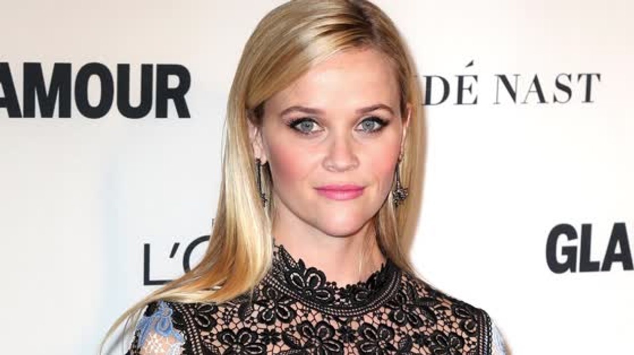 Reese Witherspoon Wants to Produce Amy Schumer's Biopic