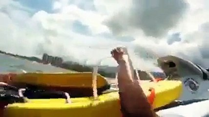 Bombeiros Brasileiros salva família de afogamento