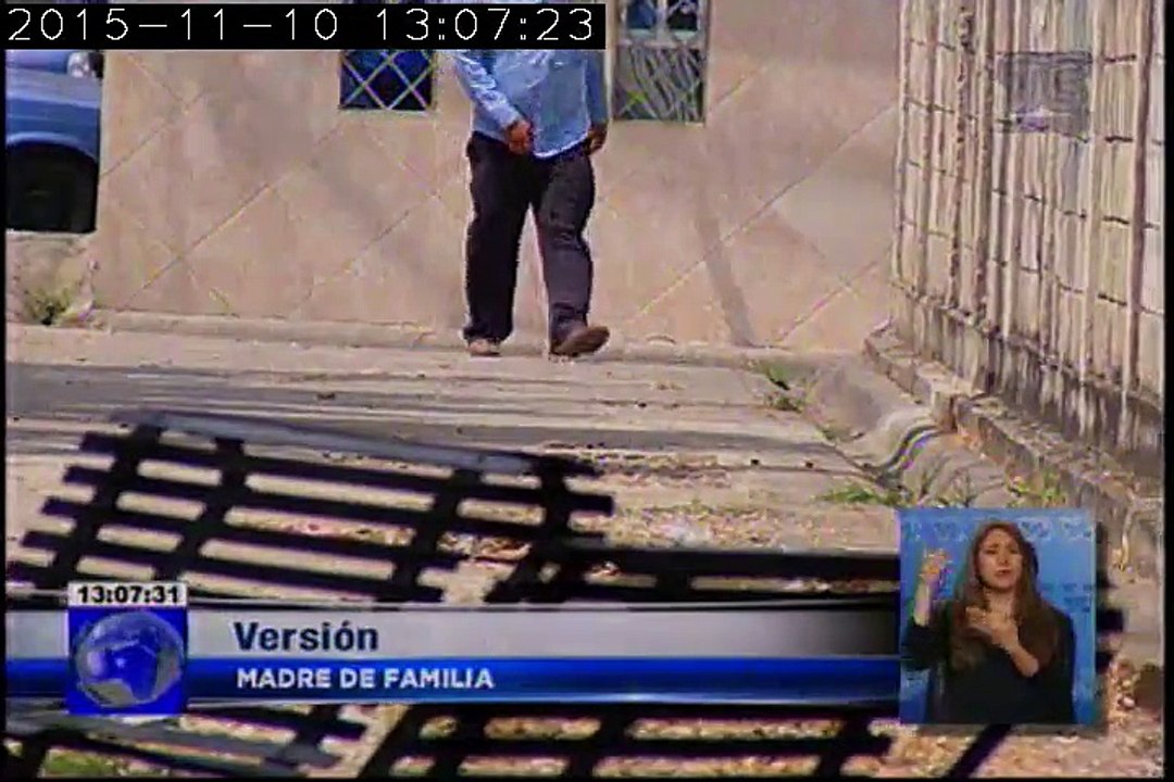 Falso policía entra a colegio