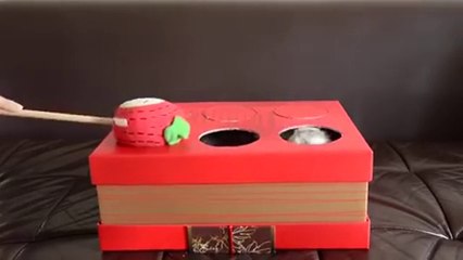 Cat game hit the cat ..so cute cats