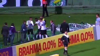 Gol Sevinci Yaşarken Karizmayı Çizdirmek - Komik videolar - Funny videos