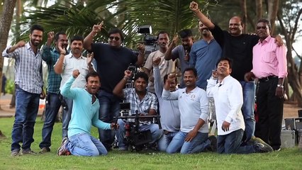 Team Dilwale wishes SRK a Happy 50th Birthday