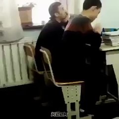 من حفر حفرة لأخيه وقع فيها هههههه