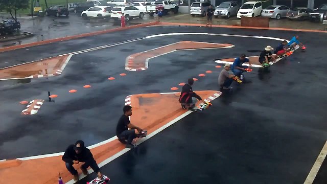 -MAIN A GP 1-_10 200mm Sedan On Road at Progressif Track