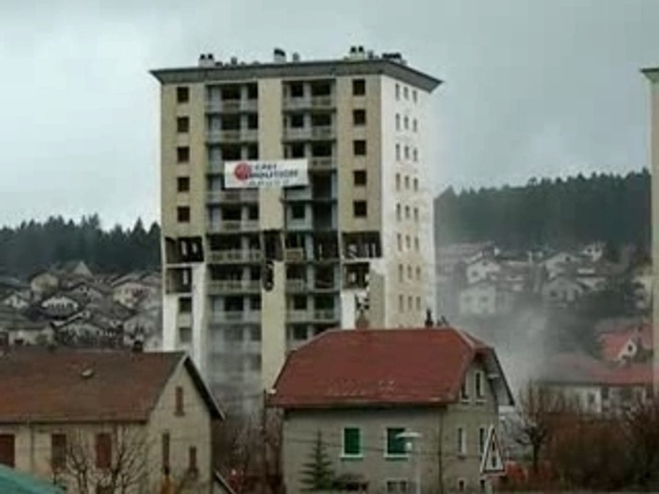 La tour s'éffondre