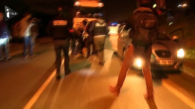 Calais: retour au calme précaire après une série de violences entre réfugiés et policiers