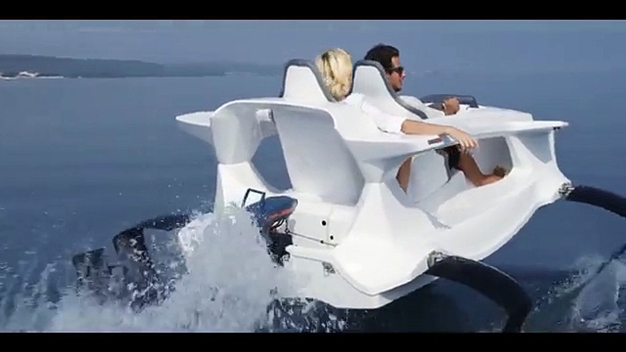 Elektrikli Motora Sahip Tekne Quadrofoil