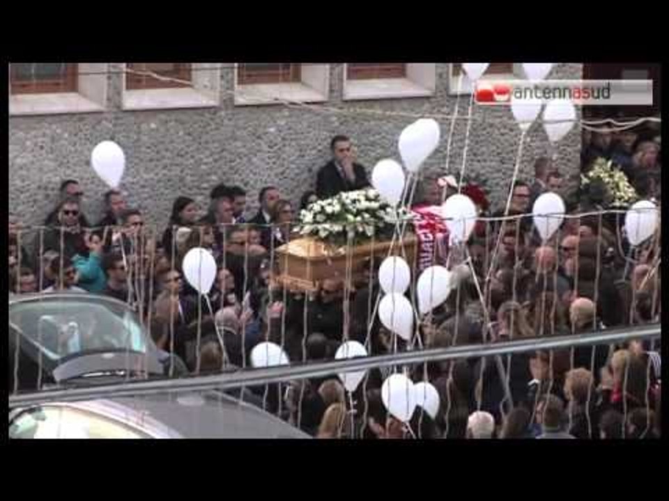 Tg Antenna Sud - In mille ai funerali dell'agente immobiliare ucciso