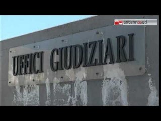 Descargar video: Tg Antenna Sud - Editoriale - Le Ferrovie Sud-Est... e la cuccagna dei sindacati