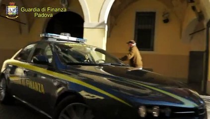Padova - Denunciati 43 soggetti per commercio di prodotti contraffatti tramite internet (11.11.15)