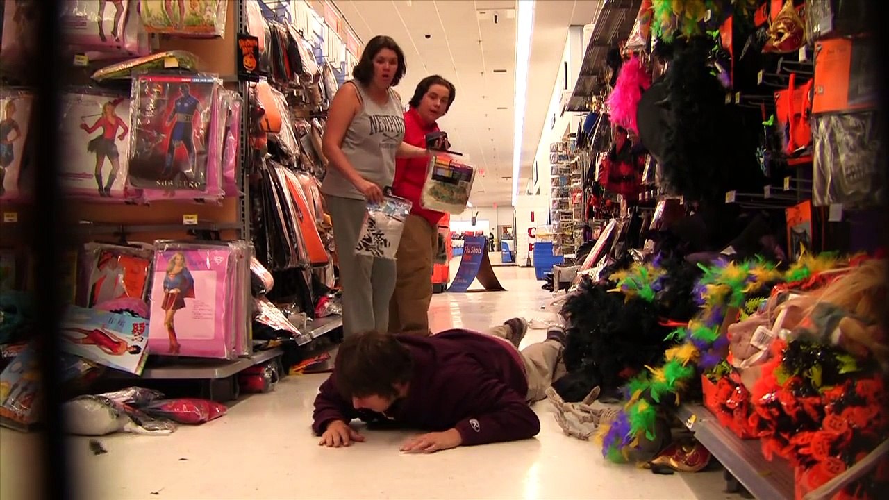 Public Prank Fall ing