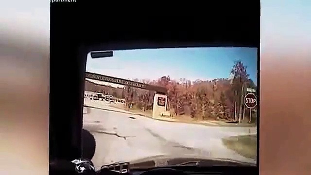 Une conductrice totalement folle percute un policier de plein fouet !