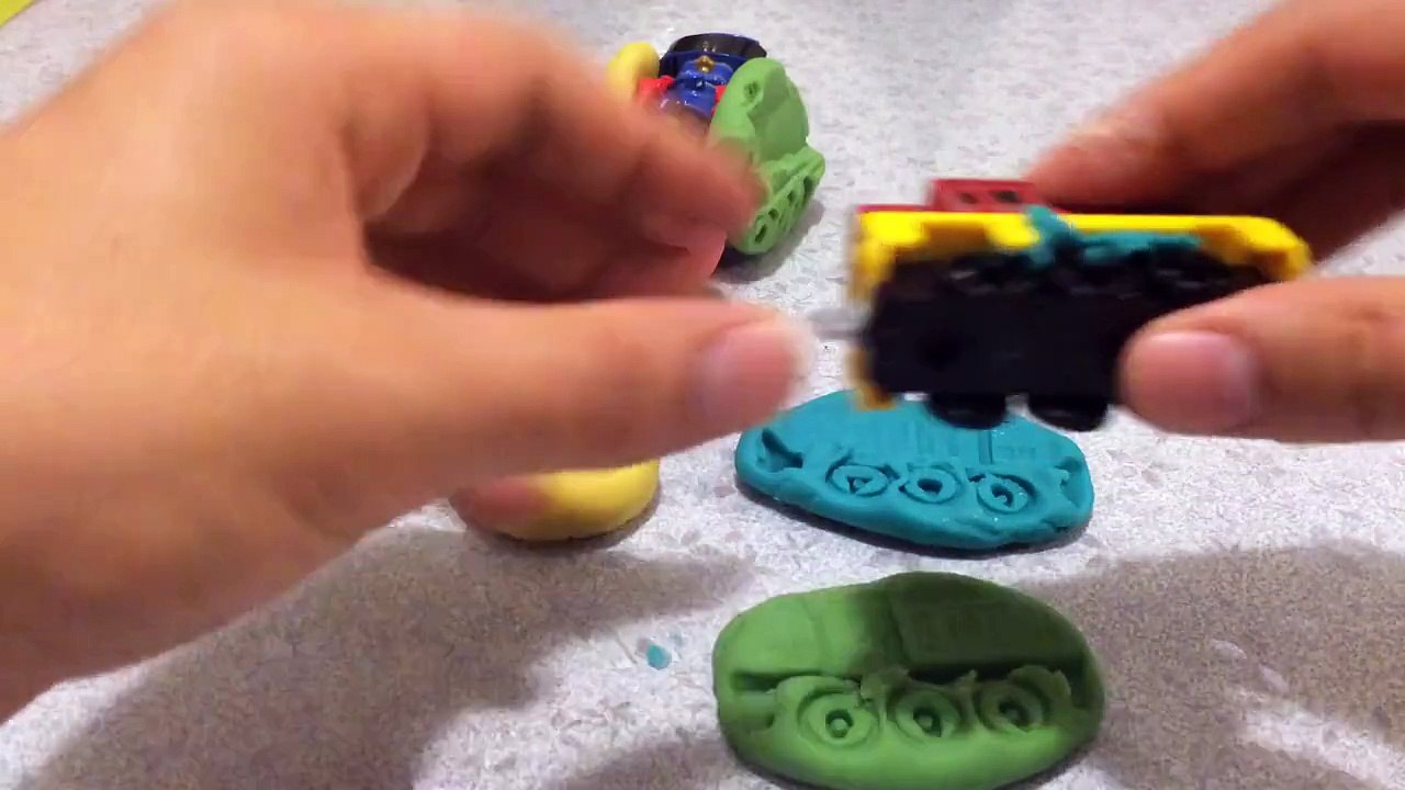 Thomas and Friends with Play Doh, Tomas el Tren en Español, Thomas und Seine Freunde