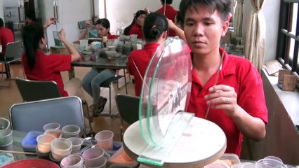 Vietnamese Artists makes realistic Pictures with Sand!