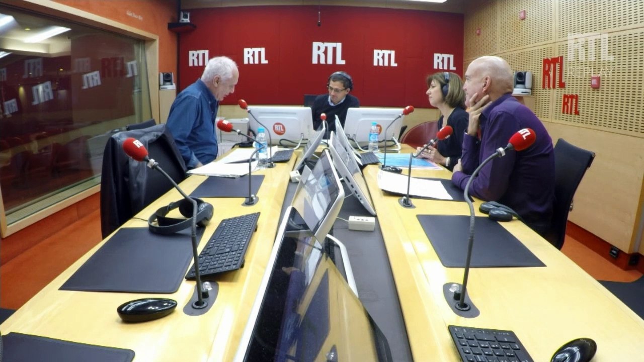 Béziers : "Maintenant, Robert Ménard doit virer le café et le couscous", ose Nicolas Domenach