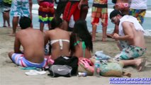 ► Orgasmo En La Playa | Bromas Pesadas | Videos de Risa