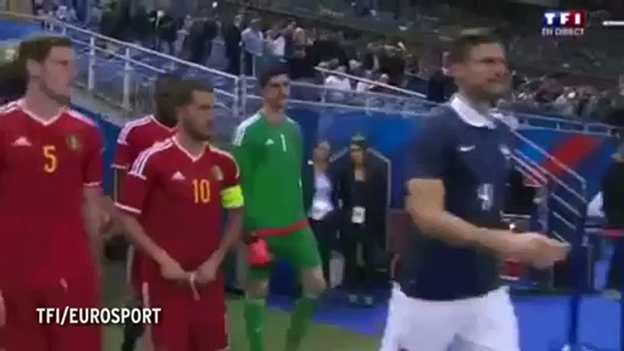 Olivier Giroud Has a Moan.Eden Hazard and Thibaut Courtois Laugh at him