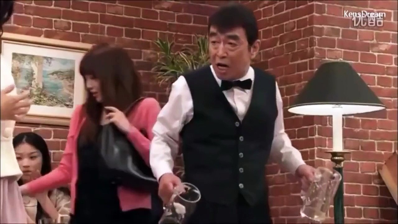 Funny Japanese Show: Restaurant Waiter Troll Customer [Engsub]