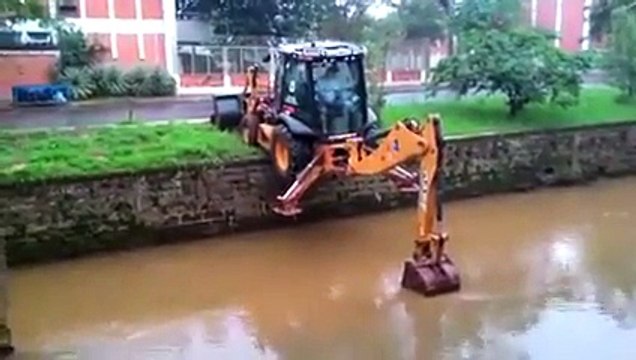 Chauffeur de pelleteuse très doué!