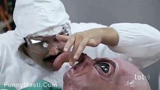 Funny Doctor Doing Alian Operation Confuse About Private Part