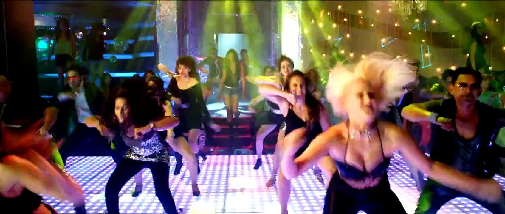 Har Lamha Kar Party - Bezubaan Ishq - Mugdha Godse