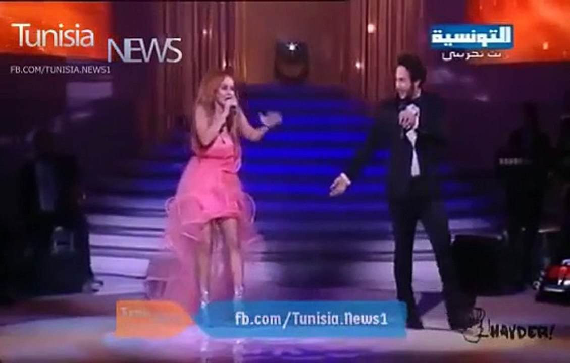 منال عمارة تغني بالإنجليزية