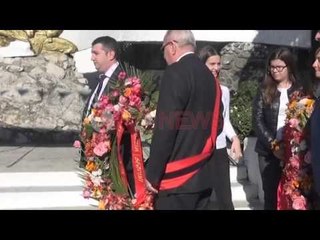 Festa e Çlirimit të Elbasanit, mungon Blushi. Veteranët fetojnë me foton e Enverit- Ora News