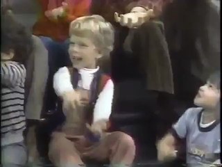 Classic Sesame Street Lindas Guessing Game