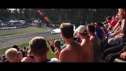 Miúdo de 15 anos mostra como se faz Drift!