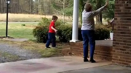 Torununu Oynatırken Düşen Babaanne