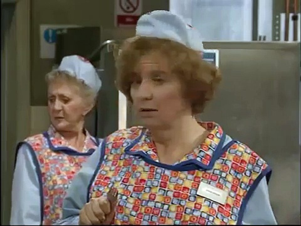 Dinnerladies (S1E2) British Comedy - Victoria Wood, Julie Walters