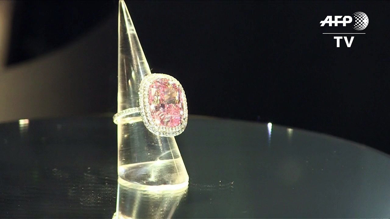 Rosafarbener diamant für rekordpreis versteigert