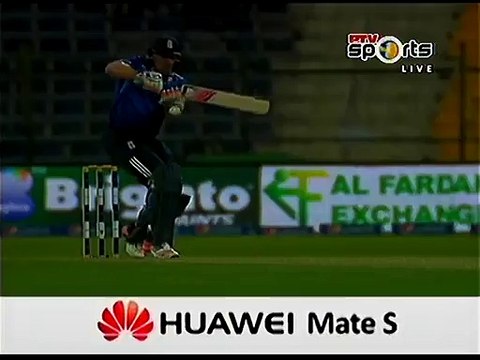 Wahab Riaz Bouncer To English Batsman