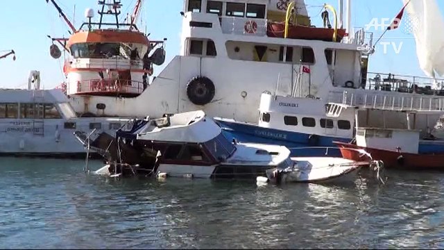 Migrants die as boat sinks off Turkey