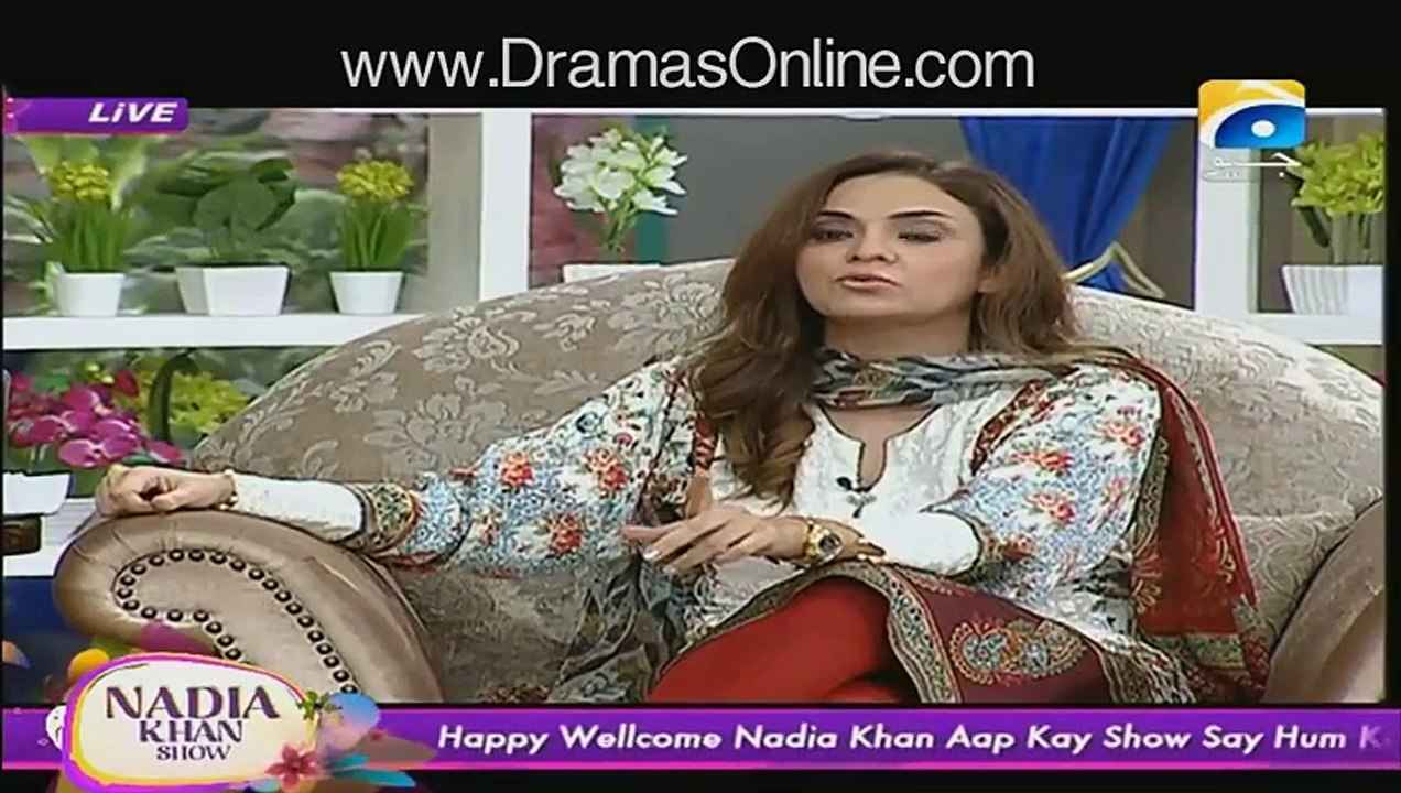 Nadia & Ayesha Making Fun Of Meera In Live Show