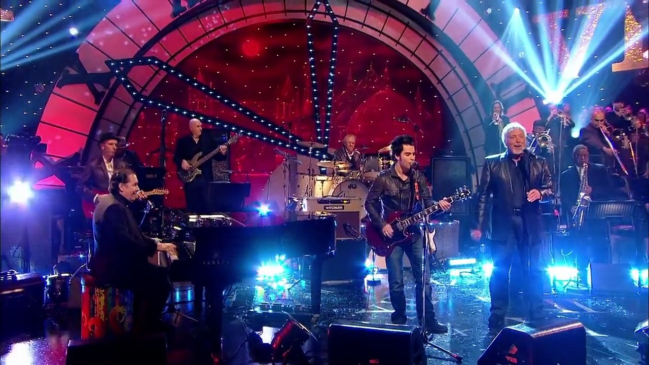 Tom Jones & Kelly Jones Mama Told Me Not To Come (Jools Annual Hootenanny 2009) HD 720p
