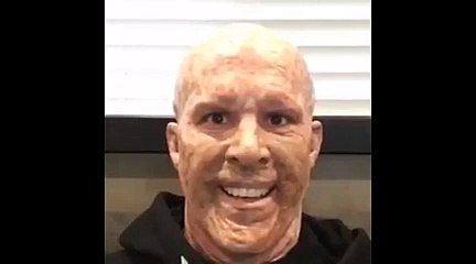 Ryan Reynolds Hugh Jackman için oy istedi