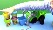 PLAY DOH Trash Tossin' Rowdy Garbage Truck Battles Lightning McQueen - Toy Review and Play