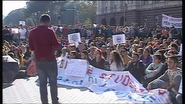 Takimi me deputetet. Basha: Dyshja Rama-Meta, po na largon nga BE