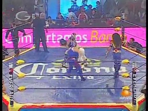 Los Mini Vipers (Mini Abismo Negro, Mini Histeria & Mini Psicosis) vs. Mascarita Sagrada, Mini Charly (AAA - 18.02.2010)