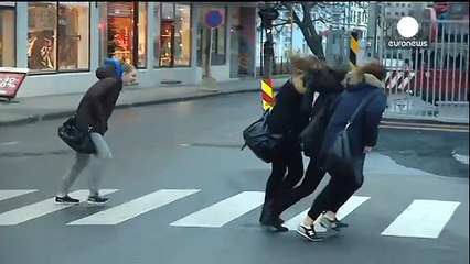 OMG - Strongest Wind Blows Ever - hdhut.blogspot.com