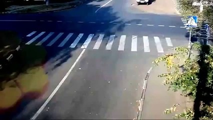 Car Crash Compilation 2014  Close Call !! How Did This Cyclist Not Die