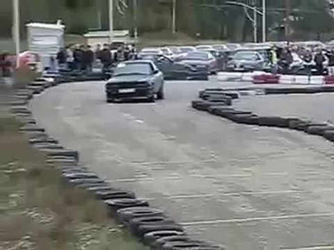 E30 328i M50B28 vs E36 328i M52B28 (2 2)