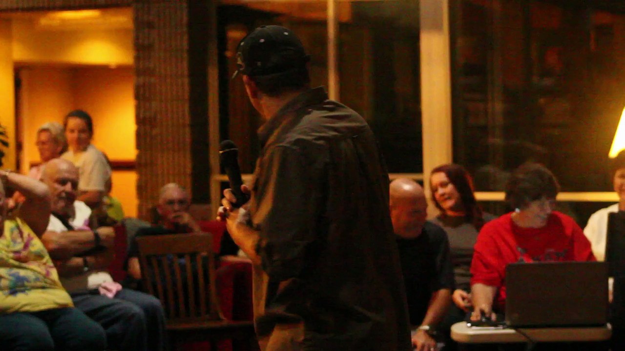 Mike Adams sings 'Susan When She Tried' Sheffield Remembers 2015