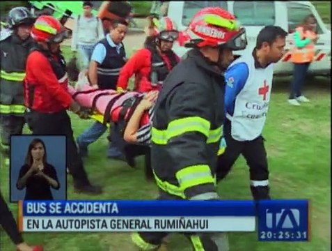 Accidente de bus en Quito deja varios heridos graves