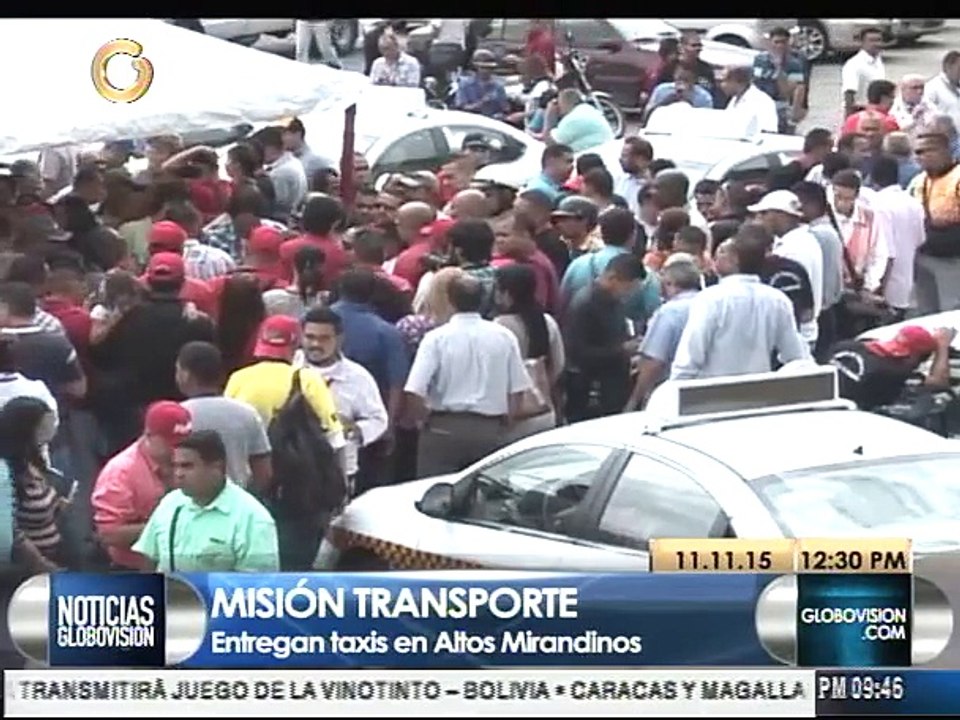 El Troudi entrega 21 vehículos taxis en Altos Mirandinos