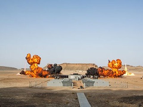 Dans Spectre (James Bond), il y a la plus grosse explosion dans de l'histoire du cinéma